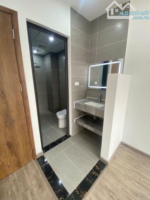 Nhà đẹp và rẻ - 35m x 5 tầng - MT 4,5m oto vào nhà - 5,45 tỷ có bớt - 9