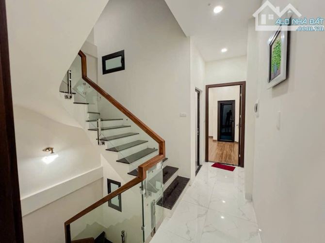 BÁN NHÀ NGÔ QUYỀN-HÀ ĐÔNG,PHÂN LÔ Ô TÔ LÙI CỬA,TẶNG FULL NT Ở NGAY,DT42MX4T,GIÁ 9,6 TỶ - 9