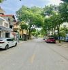 Biệt Thự Sân Vườn Quyền Lực Việt Hưng 200m2-Mt 11m-MẶT PHỐ-3 MẶT ĐỀU LÀ VƯỜN HOA