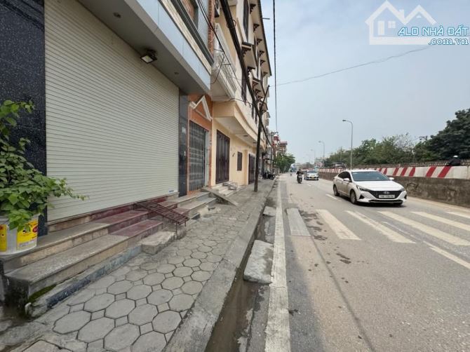 Mặt phố Đông Ngạc,dân xây, kinh doanh, 50m2 - 3t- mt 3.7m - nhỉnh 8 tỷ