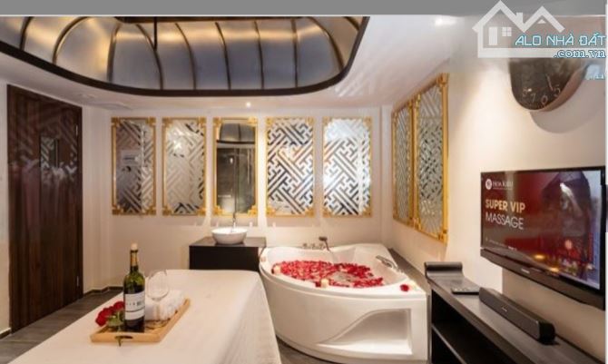 Cần bán khách sạn mặt tiền đường hồ nghinh sơn trà đà Nẵng