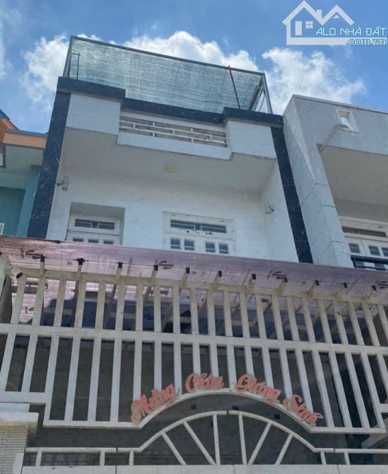 BÁN NHÀ 3 TẦNG KIÊN CỐ SÁT NGUYỄN DUY TRINH – HẺM Ô TÔ NGỦ TRONG – LONG TRƯỜNG, THỦ ĐỨC