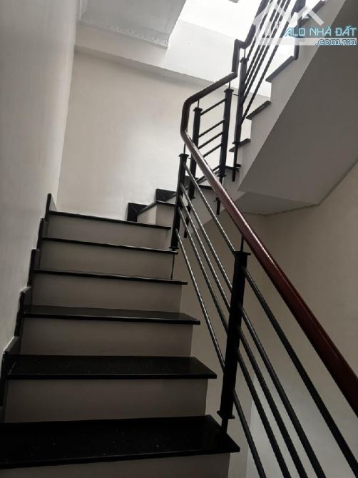 chủ giảm mạnh 100 triệu - nhà đẹp Quận 12 ngay ngã 4 Ga- giá chỉ 3.52 tỷ