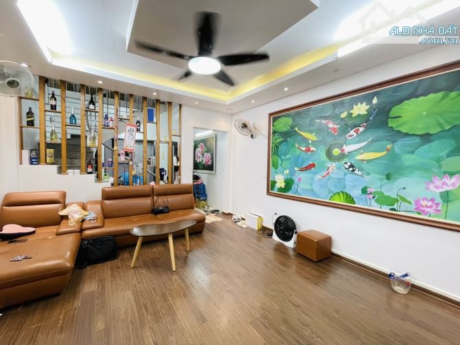 BÁN NHÀ DÂN XÂY - ĐÔNG DƯ - DIỆN TÍCH RỘNG - ĐẸP - LỘNG LẪY - TIỆN ÍCH ĐẦY ĐỦ - FULL NỘI T