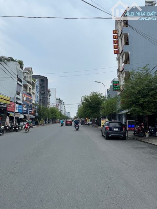 - ✈️✈️CÁCH 1 CĂN RA MẶT TIỀN  PHẠM VĂN BẠCH - 80M2 - 2 TẦNG — Ngang 5 Dài 18m - Giá 5tỷ2