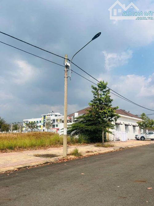 CẮT LỖ SÂU - DT: 90M2 GIÁ: 1TỶ6 NGAY ĐƯỜNG DT769 - SÁT CHỢ MỚI LONG THÀNH NỐI THẲNG VÀO SB