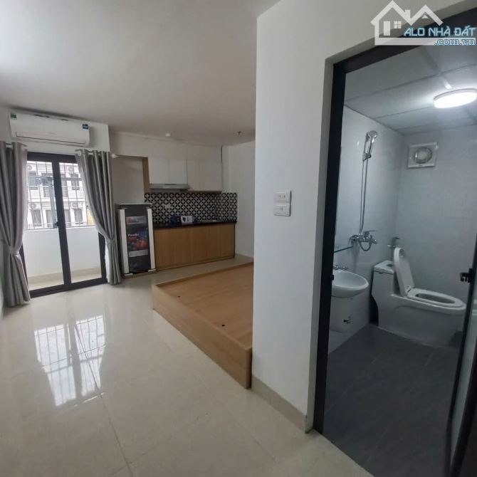 Bán tòa căn hộ dịch vụ phố Khương Đình - 5 tầng, tổng 9 phòng 45m2 - Chào 9tỷ2
