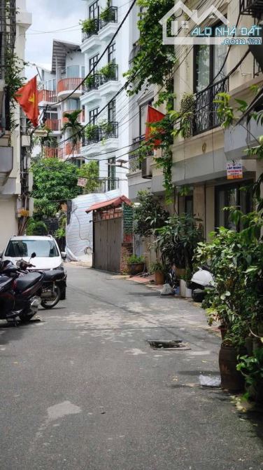Chỉ còn duy nhất một căn nhà đẹp NGỌC THỤY-LONG BIÊN 44m 4T chỉ 8.2 tỷ ngõ ô tô