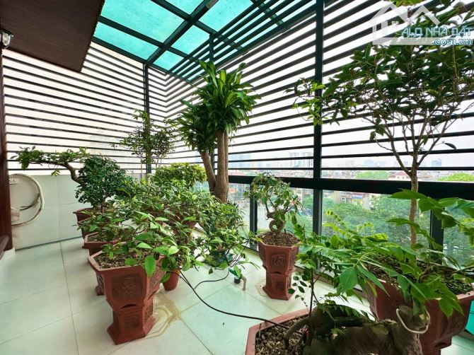 Biệt thự Khuất Duy Tiến 148m2*5T MT 7.2m giá 42 tỷ.