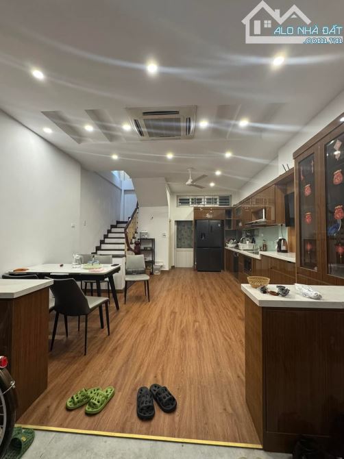 BÁN NHÀ PHỐ HOÀNG NGÂN Ô TÔ ĐỖ CỬA - 3 BƯỚC RA PHỐ 56m X5 TẦNG - GIÁ: 12.5 TỶ