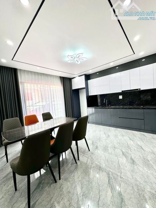 Bán nhà Đàm Quang Trung, Long Biên, lô góc 2 mặt ngõ ô tô thông, 20m ra mặt phố, 10.5 tỷ