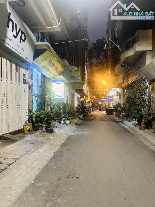 (HIẾM) Bán Nhà Nguyễn Chí Thanh, OTO TRÁNH, NGÕ KD, 30m2, 6T, giá 12.6 tỷ