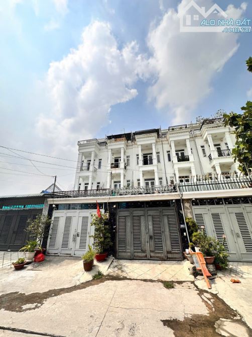 Nhà 4 Tầng Đường Thạnh Lộc 37 Quận 12- 80m2 (4x20)-HXT Tránh- 5,7tỷ ✅Diện tích chuẩn ngang