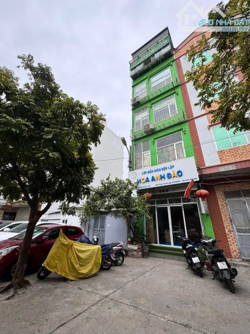 Bán nhà mặt ngõ kinh doanh 2 ô tô tránh Bùi Xương Trạch 115m giá 28 tỷ.