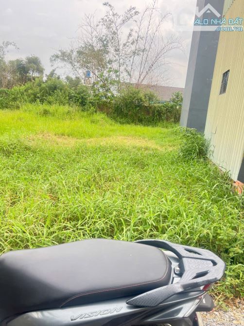 Bán Đất Xã Mỹ Hạnh Nam ,1 sẹc Gò Hưu 200m, đất thổ cư 144m2 có sổ riêng giá 1.25 tỷ