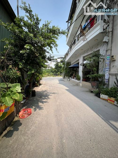 Nhà trệt 3 lầu 1/ gần MT Nguyễn Ánh Thủ, hẻm rộng 6m, DT 5x10m giá 5,5 tỷ TL :