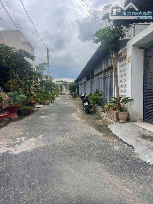 Bán bán nhanh căn nhà ở chợ thới tứ 685triệu Nguyễn Thị Ngâu Thới tam Thôn Hoc Môn