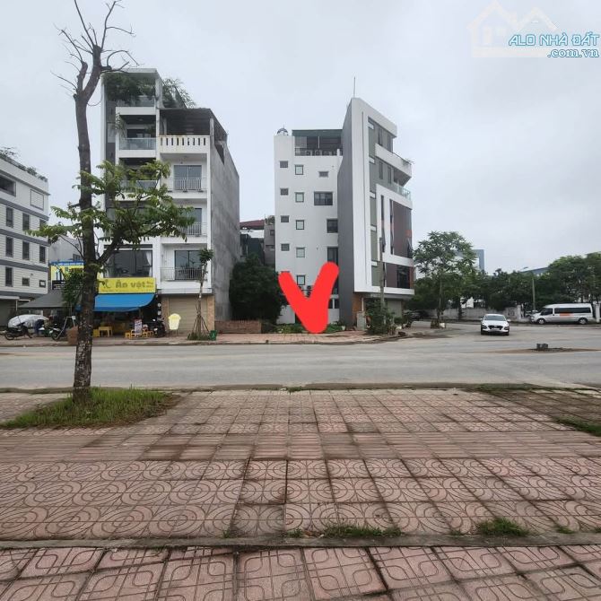 MẢNH ĐẤT TDC NGỌC THUỴ 40M ĐƯỜNG 25M 3 THOÁNG CHÍNH CHỦ THIỆN CHÍ BÁN NHỈNH 10TY