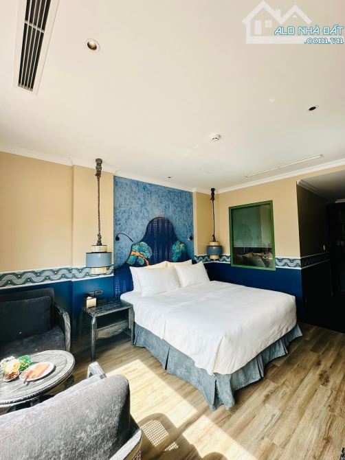 Bán biệt thự kinh doanh Mỹ Đình DT 200m2 dòng tiền 200tr/tháng giá chỉ hơn 300tr/m2