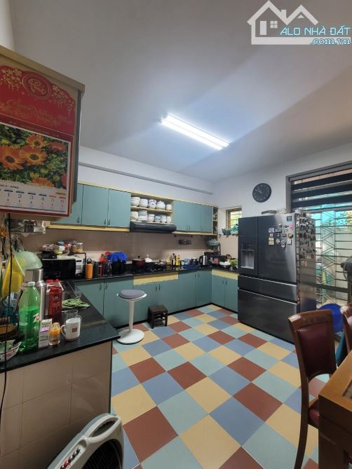 biệt thự mini, ngay trung tâm Gò vấp, sát sân bay.