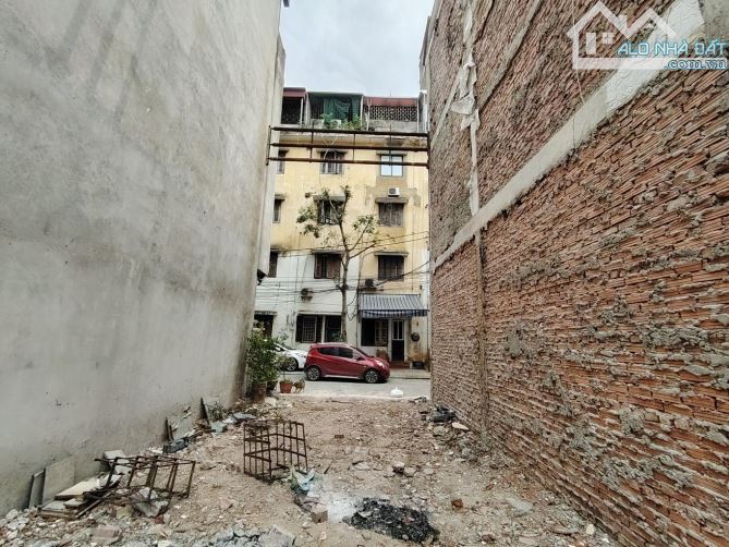 BÁN ĐẤT XÂY VĂN PHÒNG, APARTMENT Ô TÔ TRÁNH TRẦN BÌNH, 155M2, MT 9M, 31 TỶ