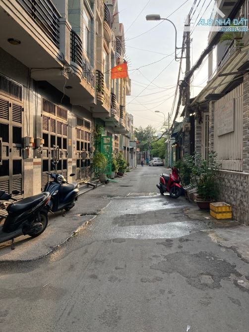 CĂN GÓC, XE TẢI QUAY ĐẦU, MỄ CỐC, F15, Q8, 4 TẦNG, 76M2, 6.5 TỶ.