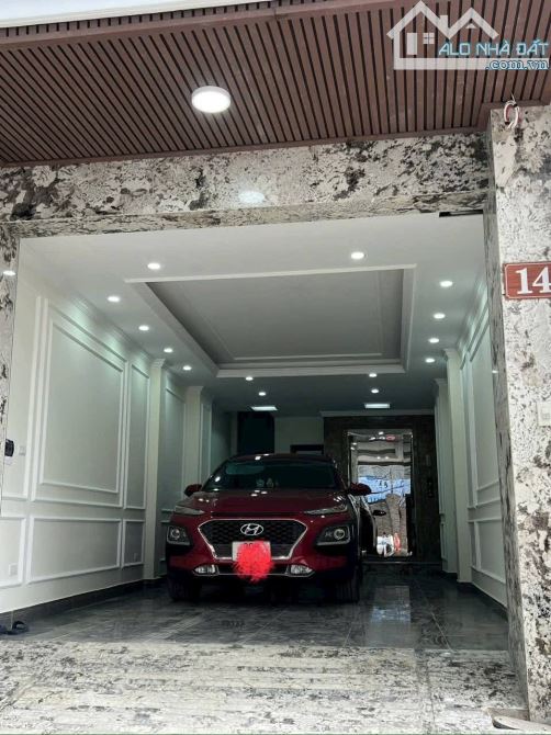 NHÀ PHỐ NGUYỄN VĂN HUYÊN - PHÂN LÔ - Ô TÔ KINH DOANH 55m X7 TẦNG - GIÁ: 15.9 TỶ