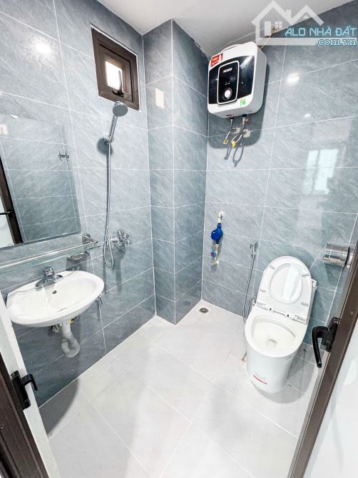 Cho Thuê Phòng CCMN 318 Đê La Thành Đống Đa 25m2 Studio Ban Công Cửa Sổ Thang Máy Gần Chợ - 11