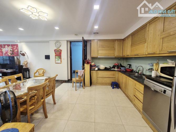 Bán chung cư phố Chùa Láng, gần Đại Học Ngoại Thương, 95m2, chỉ 6,95 tỷ - 1
