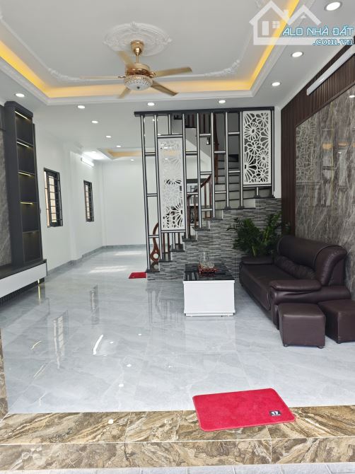 Bán nhà mới, xây độc lập tại Đông Mỹ, Thanh Trì 55m2 / 4 tầng, giá 5,45 tỷ - 1