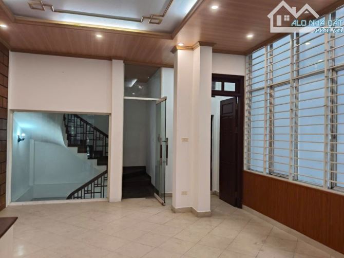 HIẾM KIM NGƯU, Ô TÔ ĐỖ CỬA VÀO NHÀ,  MẶT TIỀN KHỦNG, KINH DOANH 52M CHỈ 11 TỶ