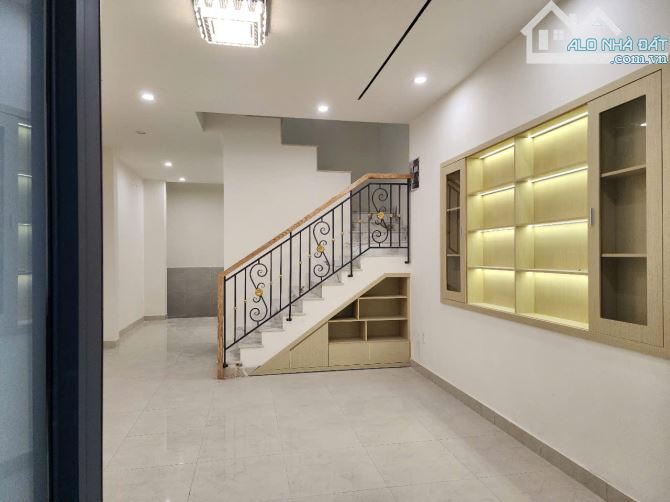 Bán gấp nhà 4 lầu Bùi Quang Là, P12 Gò Vấp 6,15 tỷ - 1