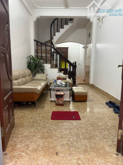 Nhà dân xây ở Ngô Thì Nhậm, gần nhà thi đấu Hà Đông, DT 35m2, ngõ ô tô, thông tứ phía - 1