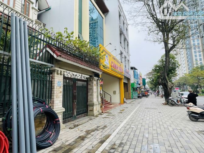 BÁN NHÀ MẶT PHỐ LẠC LONG QUÂN 155m2 - MT 8.1m - 80 TỶ - VỈA HÈ RỘNG - KINH DOANH ĐỈNH - 1