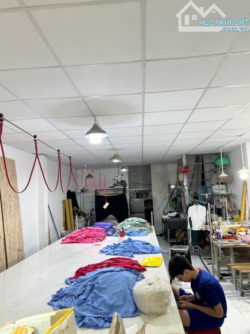 - ✈️✈️CÁCH 1 CĂN RA MẶT TIỀN  PHẠM VĂN BẠCH - 80M2 - 2 TẦNG — Ngang 5 Dài 18m - Giá 5tỷ2 - 1