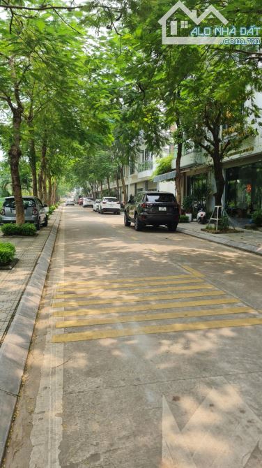 LÀNG VIỆT KIỀU CHÂU ÂU – VIEW HỒ – Ô TÔ TRÁNH – KINH DOANH- 77m- 5 tầng- mặt tiền 4,5m - 1