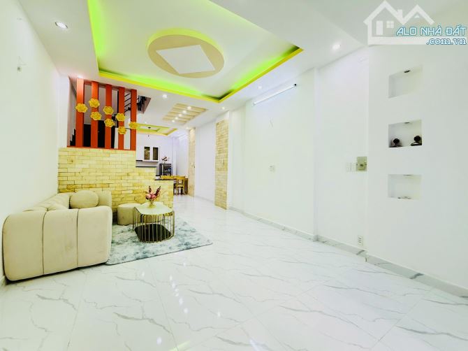 Bán nhà mới 3 tầng, hẻm 5m thông, gần Emart Phan Huy Ích phường 12, Gò Vấp chỉ 6 tỷ nhỉnh - 1