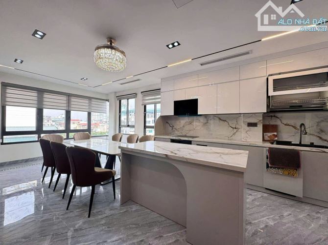 Bán nhà gần mặt phố Nguyễn Văn Cừ, Long Biên DT 52M2, 7 Tầng, MT 4,7M, Gara, thang máy. - 1
