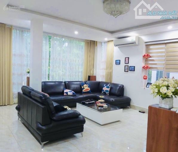 Bán biệt thự Việt Hưng, DT167m2 ,MT10m. Giá 39 tỷ. Vỉa hè, vườn hoa, gần trường Mercury - 1