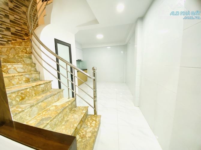 Bán nhà Nguyễn Trãi - ô tô tránh - kinh doanh đỉnh - 50m2 x 5 tầng - 1