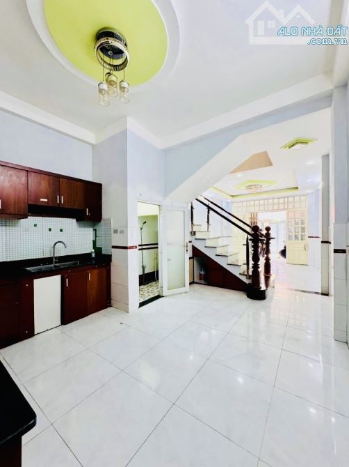 Bán nhà hẻm xe hơi một trục, gần chợ Thạch Đà, Emart 2  Phạm Văn Chiêu, ngang 4m, 5 tỷ hơn - 1