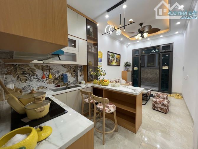 BÁN NHÀ ĐẸP HOÀNG MAI NGÕ RỘNG NÔNG GẦN OTO NỘI THẤT ĐẸP Ở NGAY 28M5T CHỈ 5,8 TỶ - 1
