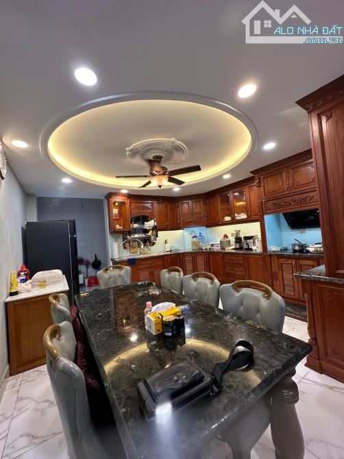 Ô tô ngủ nhà Nguyễn Hồng Đào 102m2 nở hậu 5 tầng Thang May xịn 16,5 tỷ - 1
