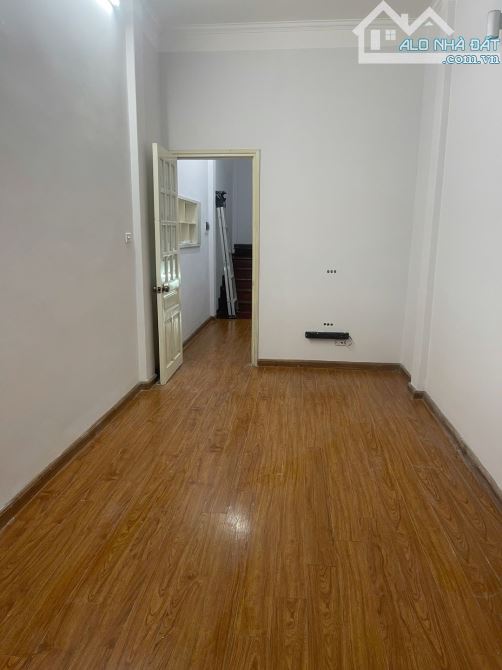 (HIẾM) Bán Nhà Nguyễn Chí Thanh, OTO TRÁNH, NGÕ KD, 30m2, 6T, giá 12.6 tỷ - 1