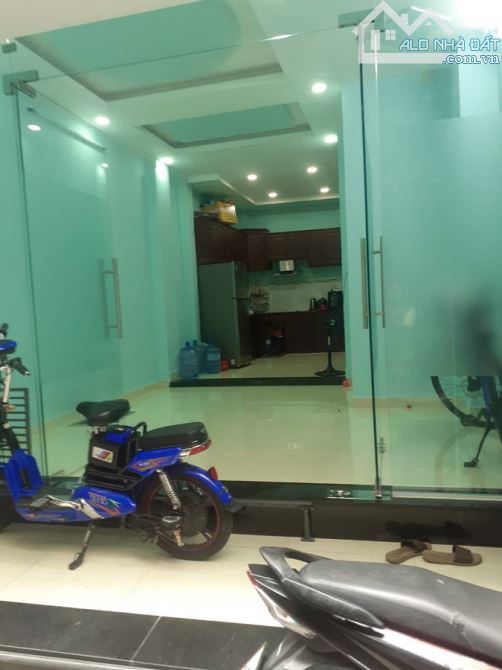 SÁT QUẬN 1 – NHÀ CHDV 4 TẦNG – 2 MẶT HẺM – DOANH THU 28 TRIỆU/THÁNG – CHỈ 6.8 TỶ - 1