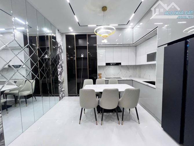 CẦN BÁN NHANH NHÀ ĐẸP NỘI THẤT SANG XỊN OTO ĐỖ CỬA Ở LÀ MÊ LÊ TRỌNG TẤN HM 44M4T12,9 TỶ. - 1
