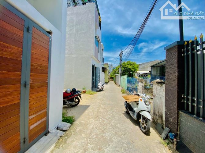 Bán nhà 2 tầng Hướng Bắc, hẻm Lê Văn Sỹ, Trung tâm TP Quảng Ngãi - 1
