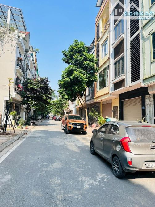 TĐC NGỌC THỤY, VỈA HÈ, KINH DOANH, SÁT CÔNG VIÊN, DT 42M2, MT 4.2M, CHỈ 11 TỶ - 1