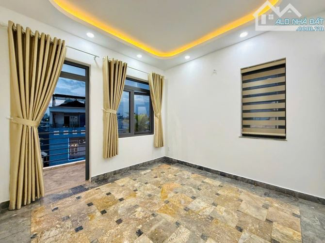 Bán nhà căn góc gần Emart Phan Huy Ích, diện tích khủng, ngang 4m,  gara ô tô, 8 tỷ nhỉnh - 1