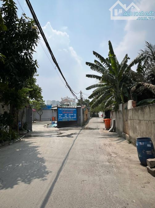 Nhà trệt 3 lầu 1/ gần MT Nguyễn Ánh Thủ, hẻm rộng 6m, DT 5x10m giá 5,5 tỷ TL : - 1